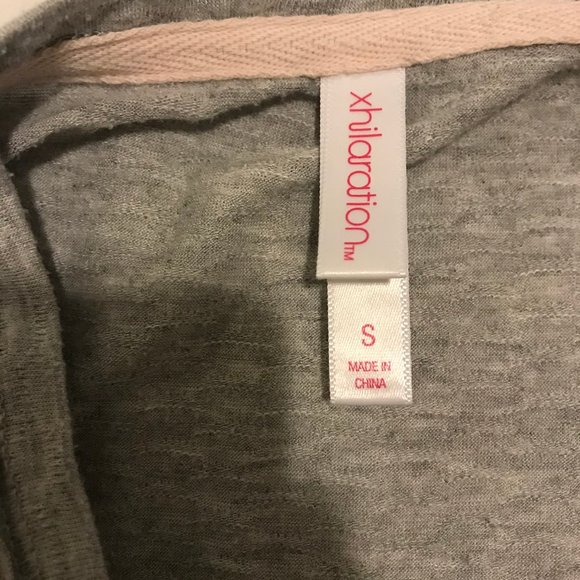 T-shirt with a front twist - Picture 2 of 4